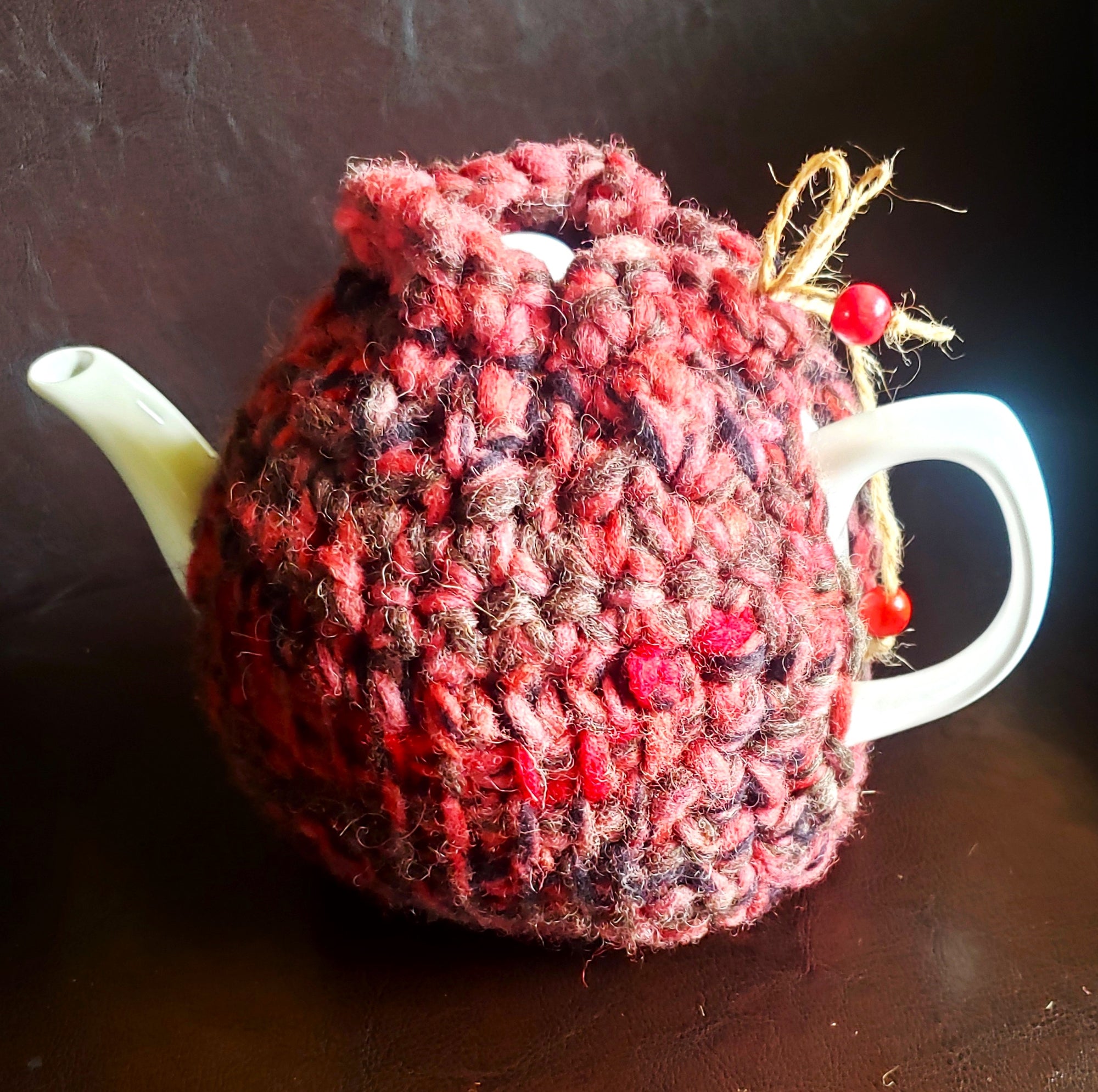 Teapot Cozy, Country Knit Farmhouse, Natural Wool, 4-6 Cup: Black with Pink